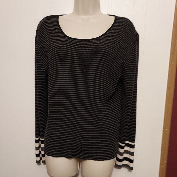 Liz claiborne  M  Black and grey VGC  Arm pit to pit 20 in Length 23 - Picture 1 of 4